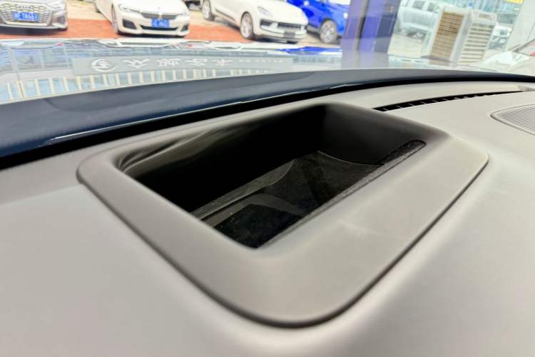 Used Li Auto L8 2023 Pro Model Interior 10