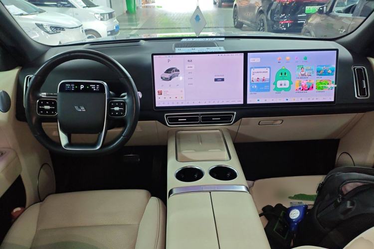 Used Li Auto L8 2023 Pro Model Interior 2