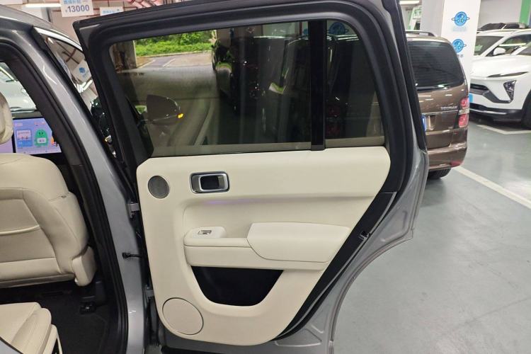 Used Li Auto L8 2023 Pro Model Interior 3