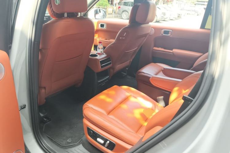 Used Li Auto L8 2023 Pro Model Interior 4