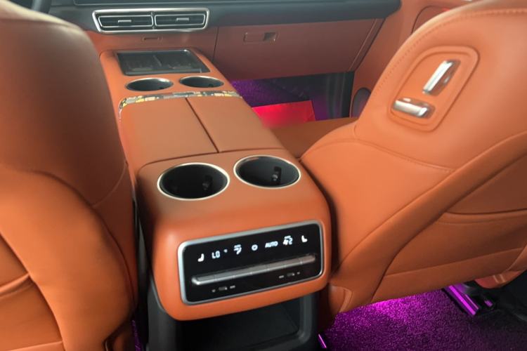 Used Li Auto L8 2023 Pro Model Interior 7