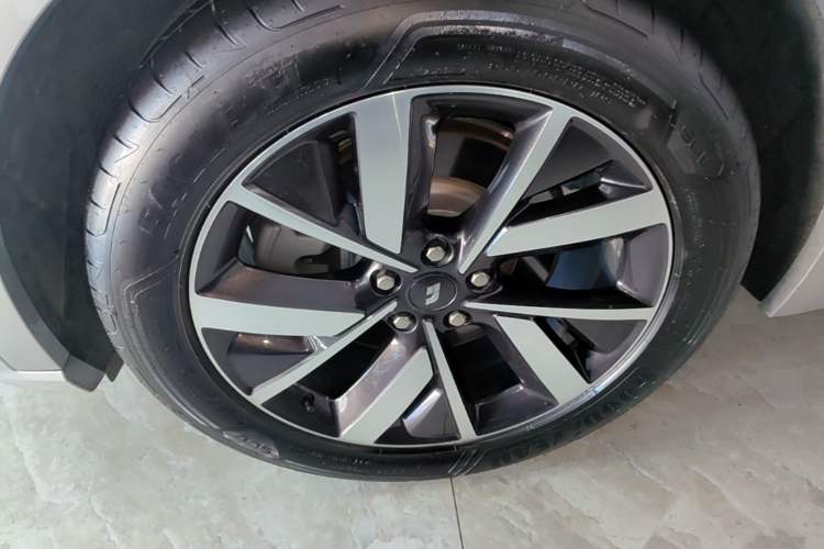 Used Li Auto L8 2023 Pro Model Left Front Wheel Hub