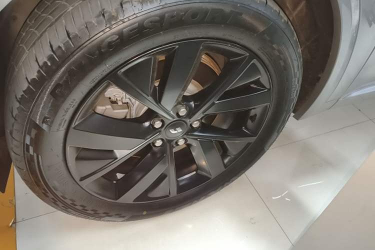 Used Li Auto L8 2023 Air model Left Front Wheel Hub