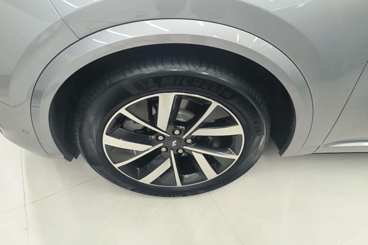 Used Li Auto L8 2023 Pro Model Left Front Wheel Hub