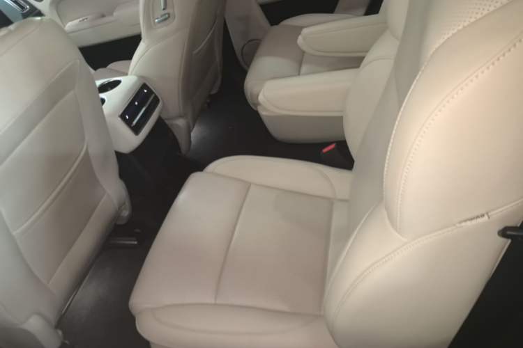 Used Li Auto L8 2023 Pro Model Left Rear Seat