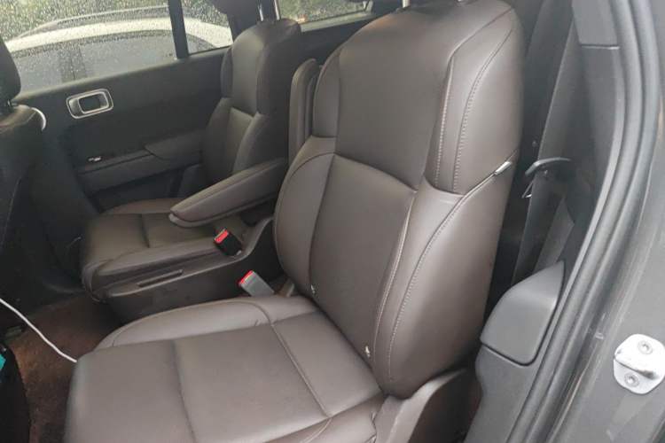 Used Li Auto L8 2023 Pro Model Left Rear Seat