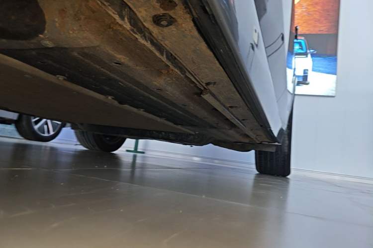 Used Li Auto L8 2023 Pro Model Left Side Sill