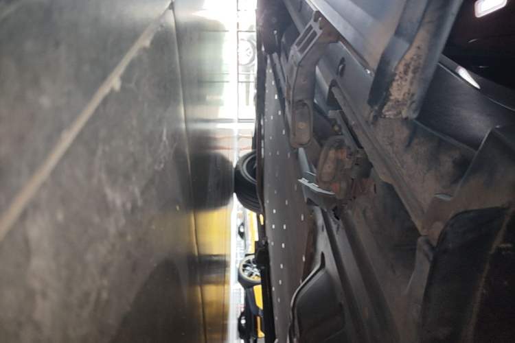 Used Li Auto L8 2023 Pro Model Left Side Sill