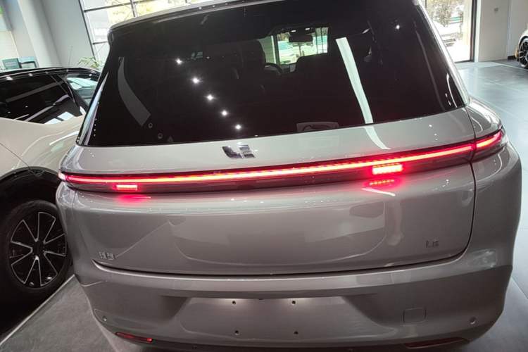 Used Li Auto L8 2023 Pro Model Rear