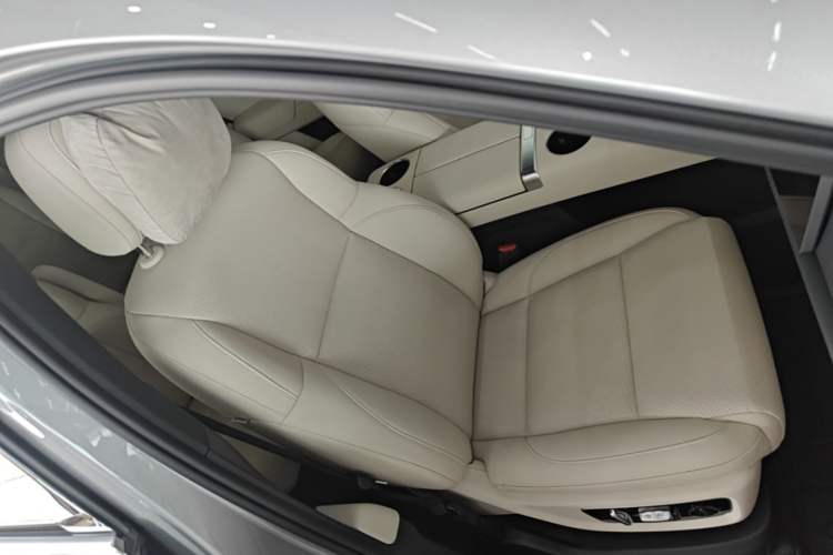 Used Li Auto L8 2023 Pro Model Right Front Seat