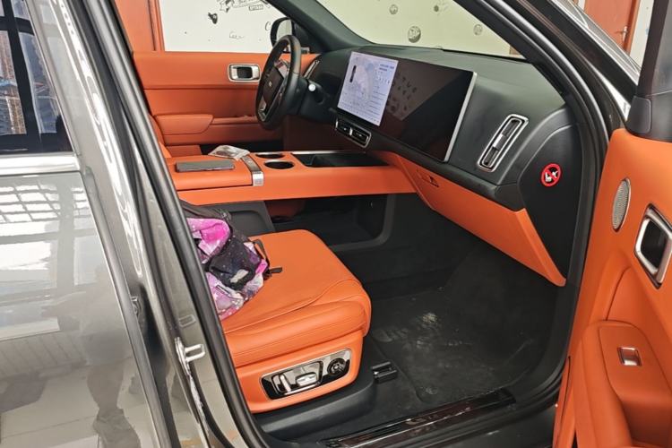 Used Li Auto L8 2023 Pro Model Right Front Seat