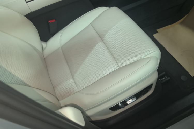 Used Li Auto L8 2023 Pro Model Right Front Seat