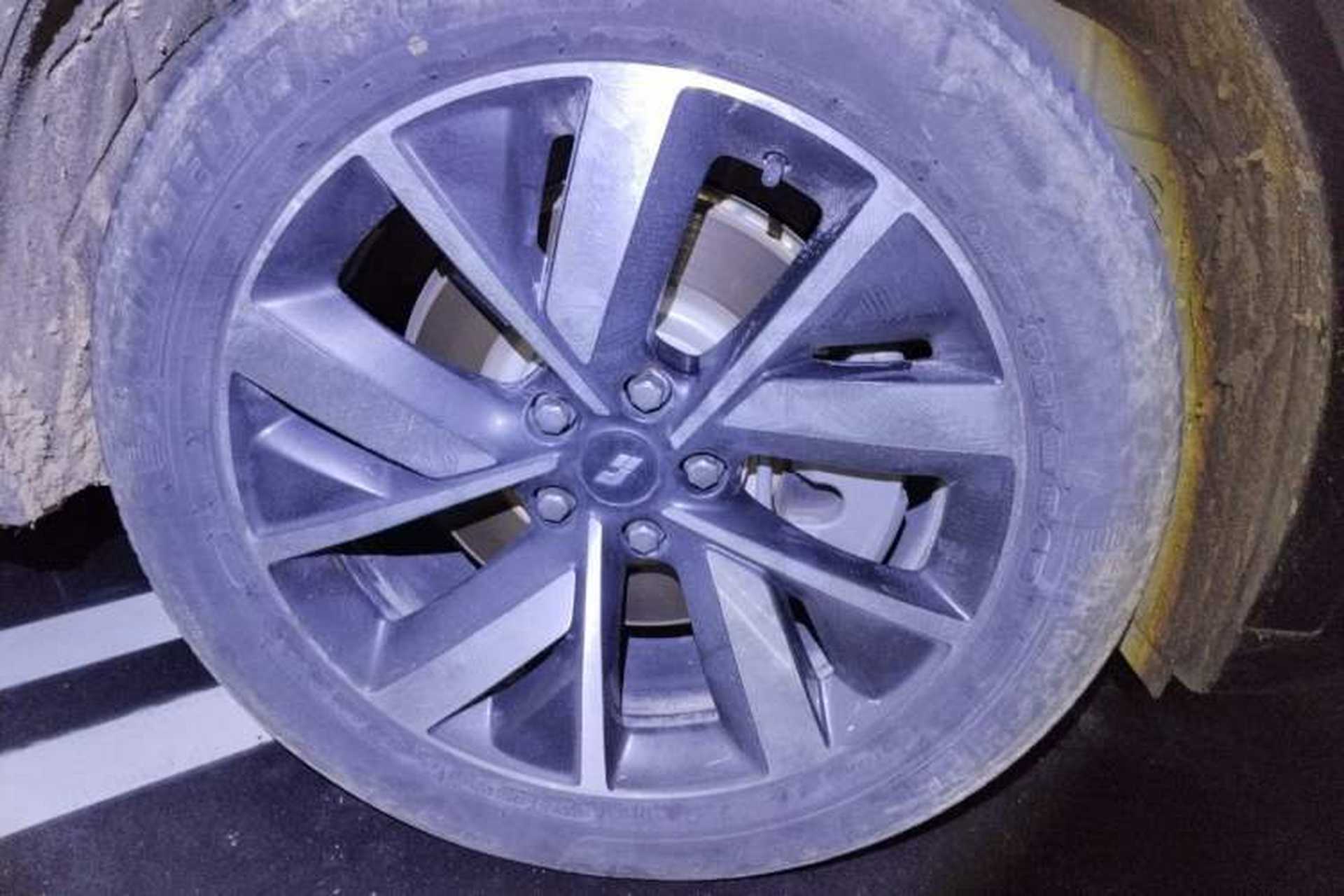 Used Li Auto L8 2023 Pro Model Right Front Wheel Hub