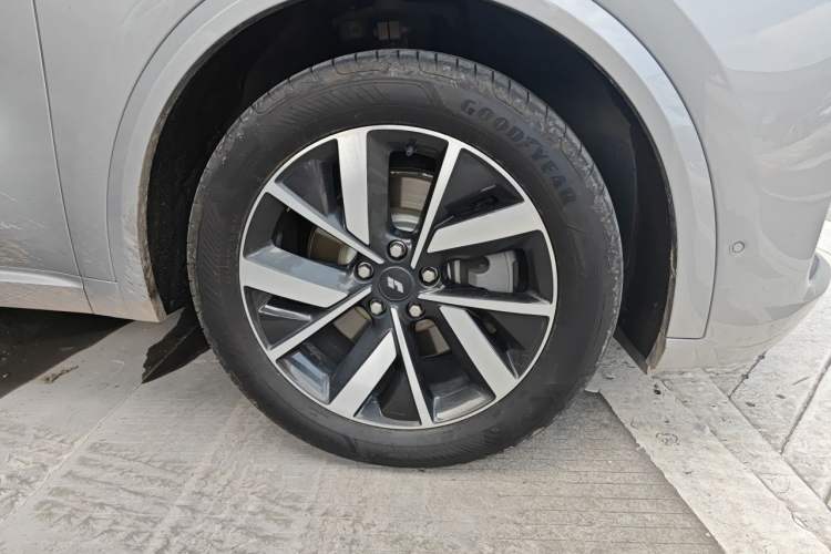 Used Li Auto L8 2023 Pro Model Right Front Wheel Hub