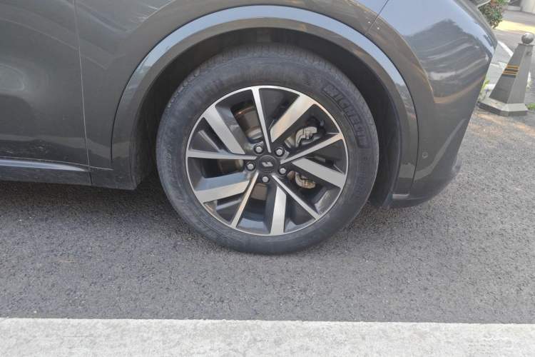 Used Li Auto L8 2023 Pro Model Right Front Wheel Hub