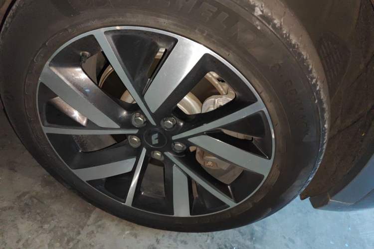 Used Li Auto L8 2023 Pro Model Right Front Wheel Hub
