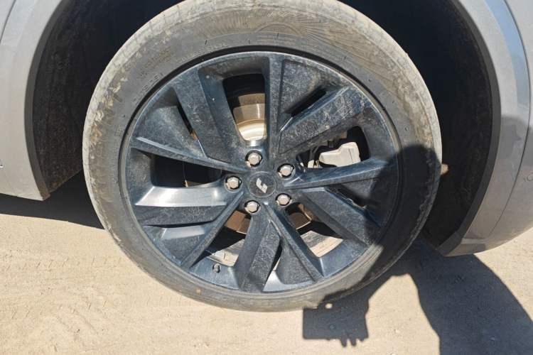 Used Li Auto L8 2023 Air model Right Front Wheel Hub