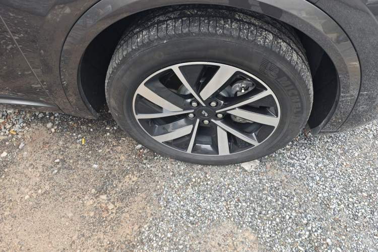 Used Li Auto L8 2023 Pro Model Right Front Wheel Hub