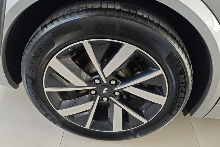 Used Li Auto L8 2023 Pro Model Right Rear Wheel Hub