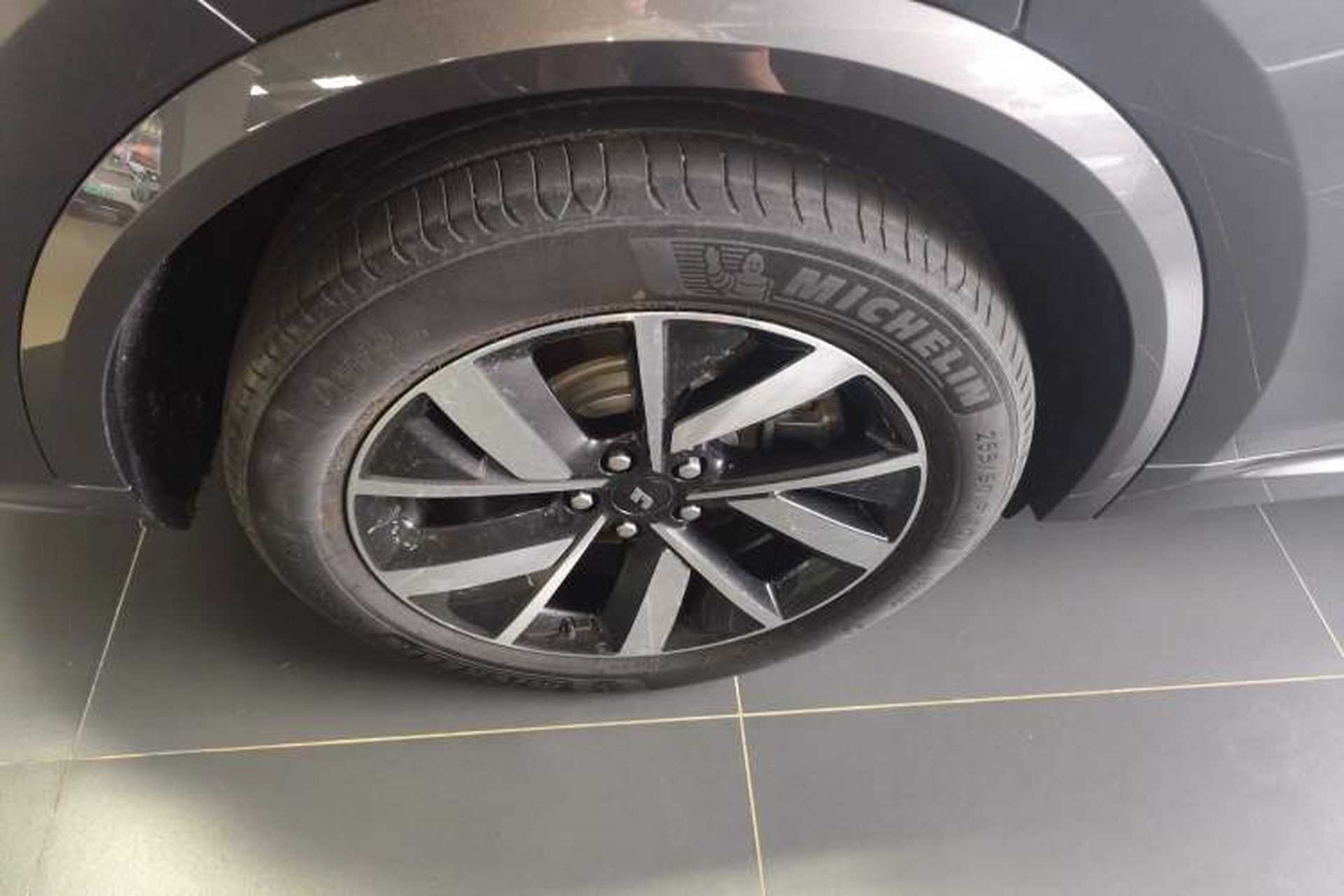 Used Li Auto L8 2023 Pro Model Right Rear Wheel Hub