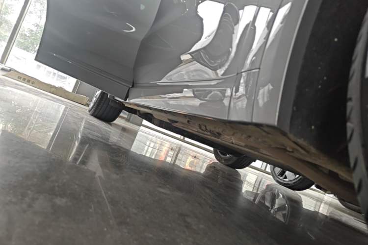 Used Li Auto L8 2023 Pro Model Right Side Sill