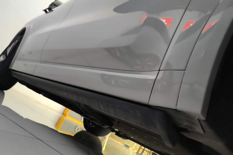 Used Li Auto L8 2023 Pro Model Right Side Sill