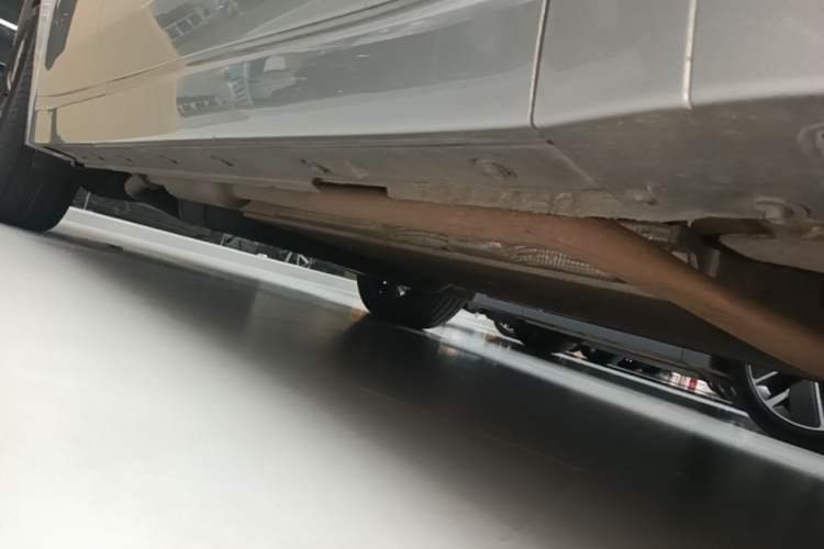 Used Li Auto L8 2023 Max model Right Side Sill