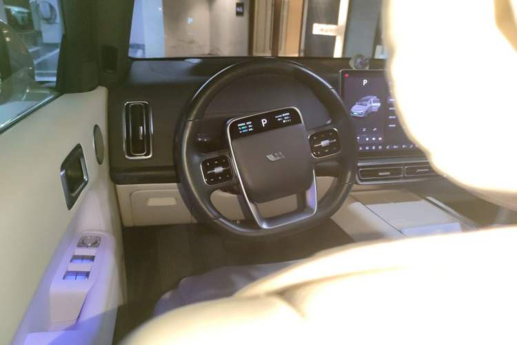 Used Li Auto L8 2023 Pro Model Steering Wheel