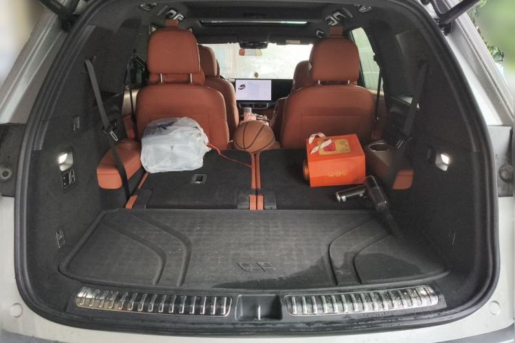 Used Li Auto L8 2023 Pro Model Trunk