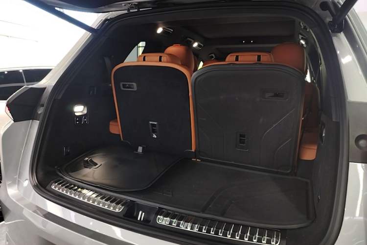Used Li Auto L8 2023 Pro Model Trunk