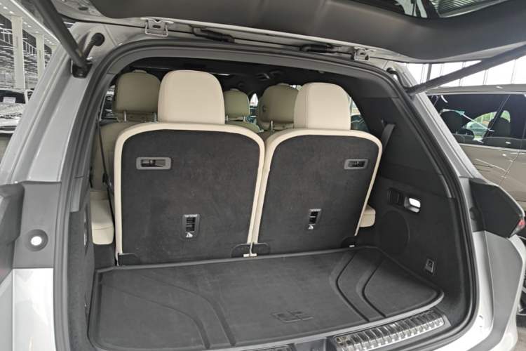Used Li Auto L8 2023 Pro Model Trunk