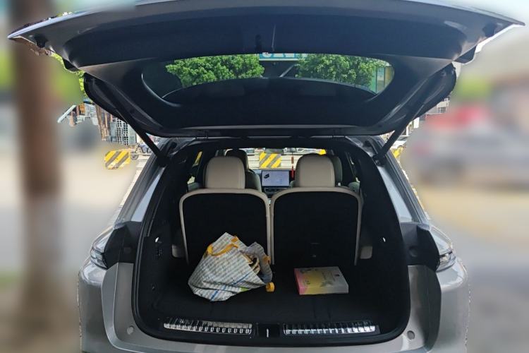 Used Li Auto L8 2023 Pro Model Trunk