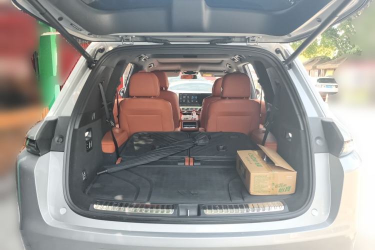 Used Li Auto L8 2023 Pro Model Trunk