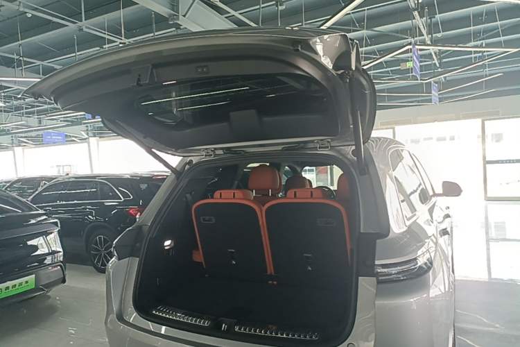 Used Li Auto L8 2023 Pro Model Trunk