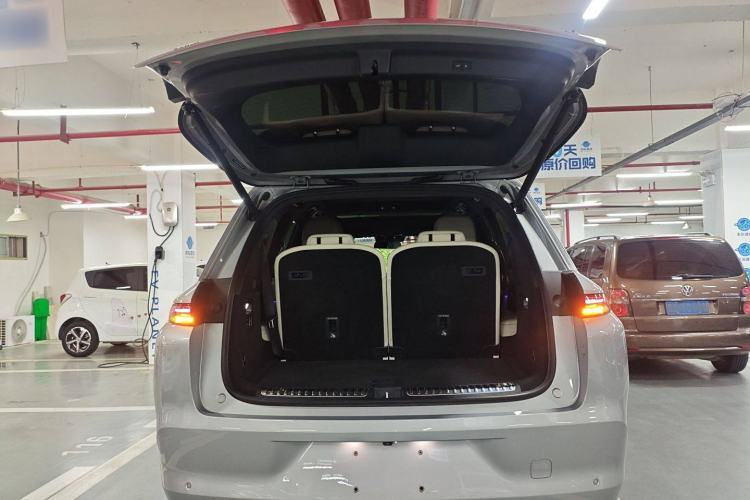 Used Li Auto L8 2023 Pro Model Trunk