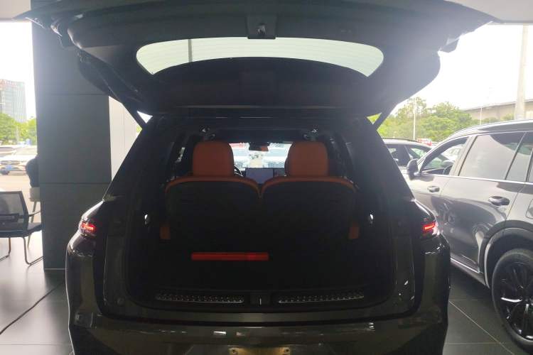 Used Li Auto L8 2023 Pro Model Trunk