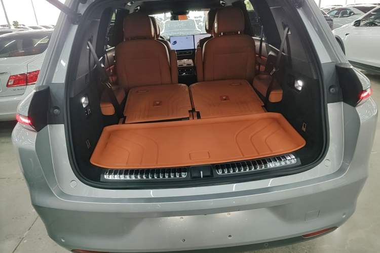 Used Li Auto L8 2023 Pro Model Trunk