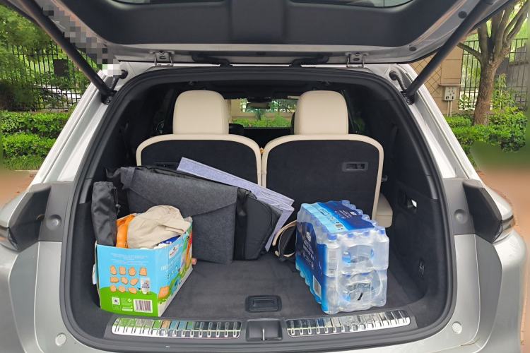 Used Li Auto L8 2023 Pro Model Trunk