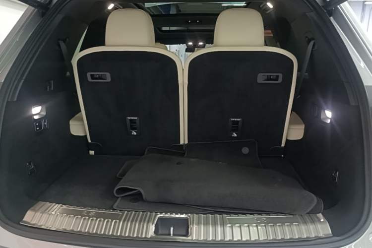 Used Li Auto L8 2023 Pro Model Trunk
