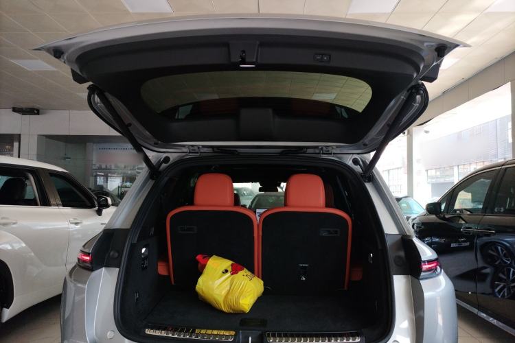 Used Li Auto L8 2023 Pro Model Trunk