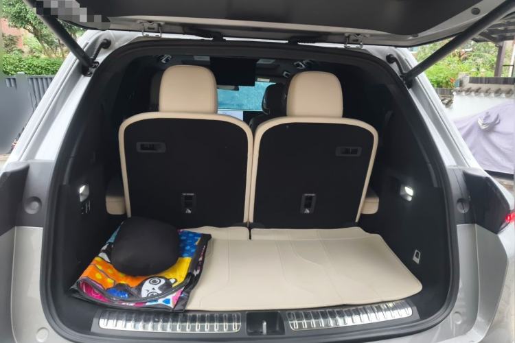 Used Li Auto L8 2023 Max model Trunk