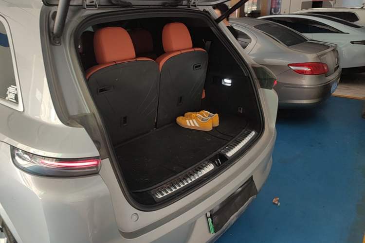 Used Li Auto L8 2023 Air model Trunk