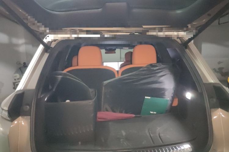 Used Li Auto L8 2023 Pro Model Trunk