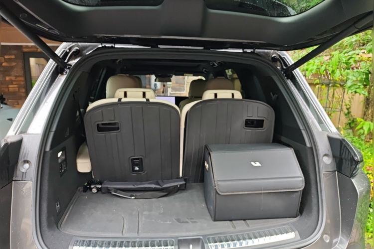 Used Li Auto L8 2023 Pro Model Trunk