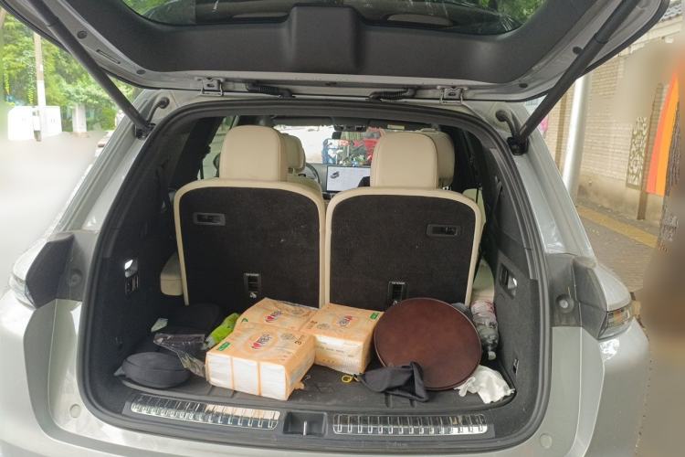 Used Li Auto L8 2023 Pro Model Trunk