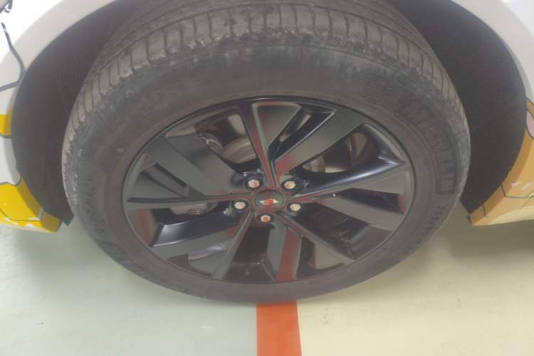 Used Li Auto L8 2023 Pro Model Exterior 7