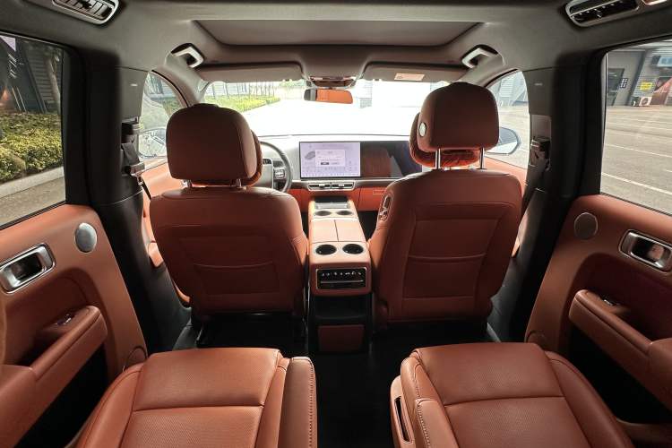 Used Li Auto L8 2023 Air model Interior 4