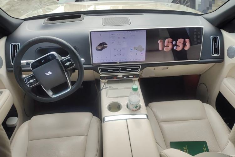Used Li Auto L8 2023 Pro Model Center Console