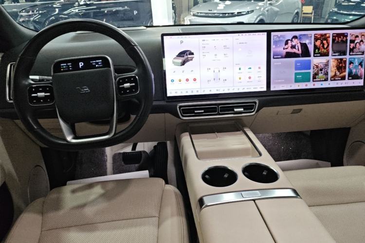 Used Li Auto L8 2023 Pro Model Center Console