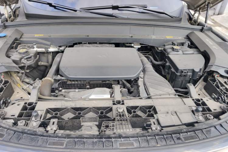 Used Li Auto L8 2023 Pro Model Engine Bay